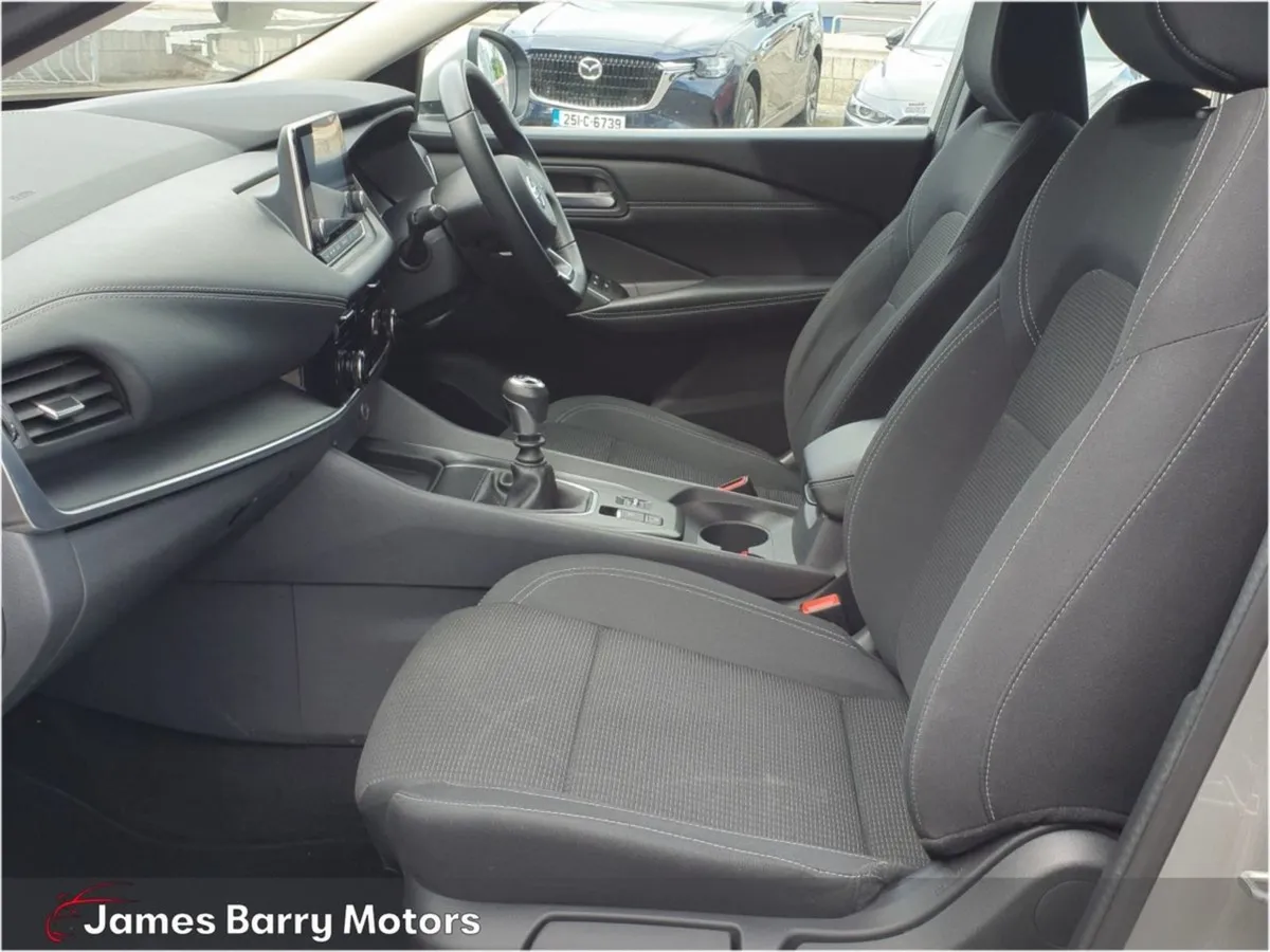 Nissan QASHQAI 1.3 PET Mild Hybrid SV - Image 4