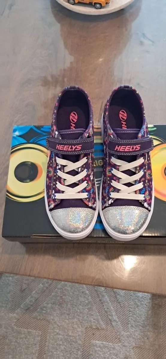 heelys new in box - Image 1