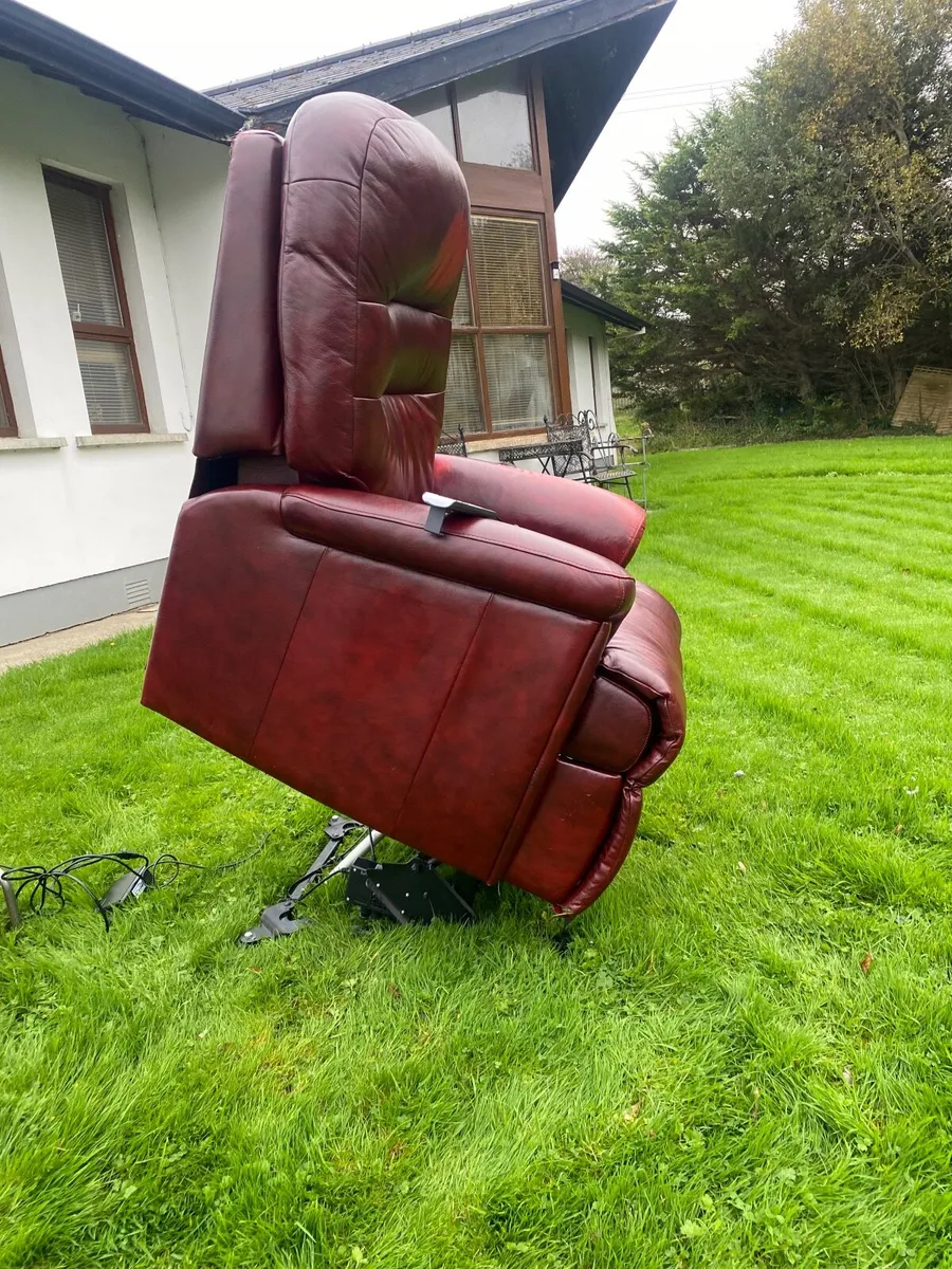 Electric Riser Recliner Mobility Chair 2 Motors - Image 1