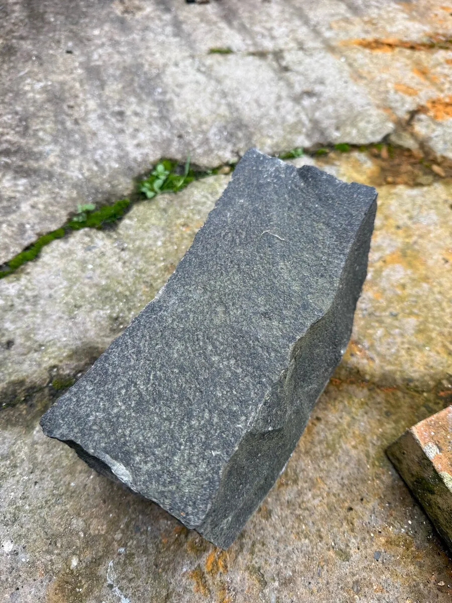 Black Stone Used Cobbles. - Image 1