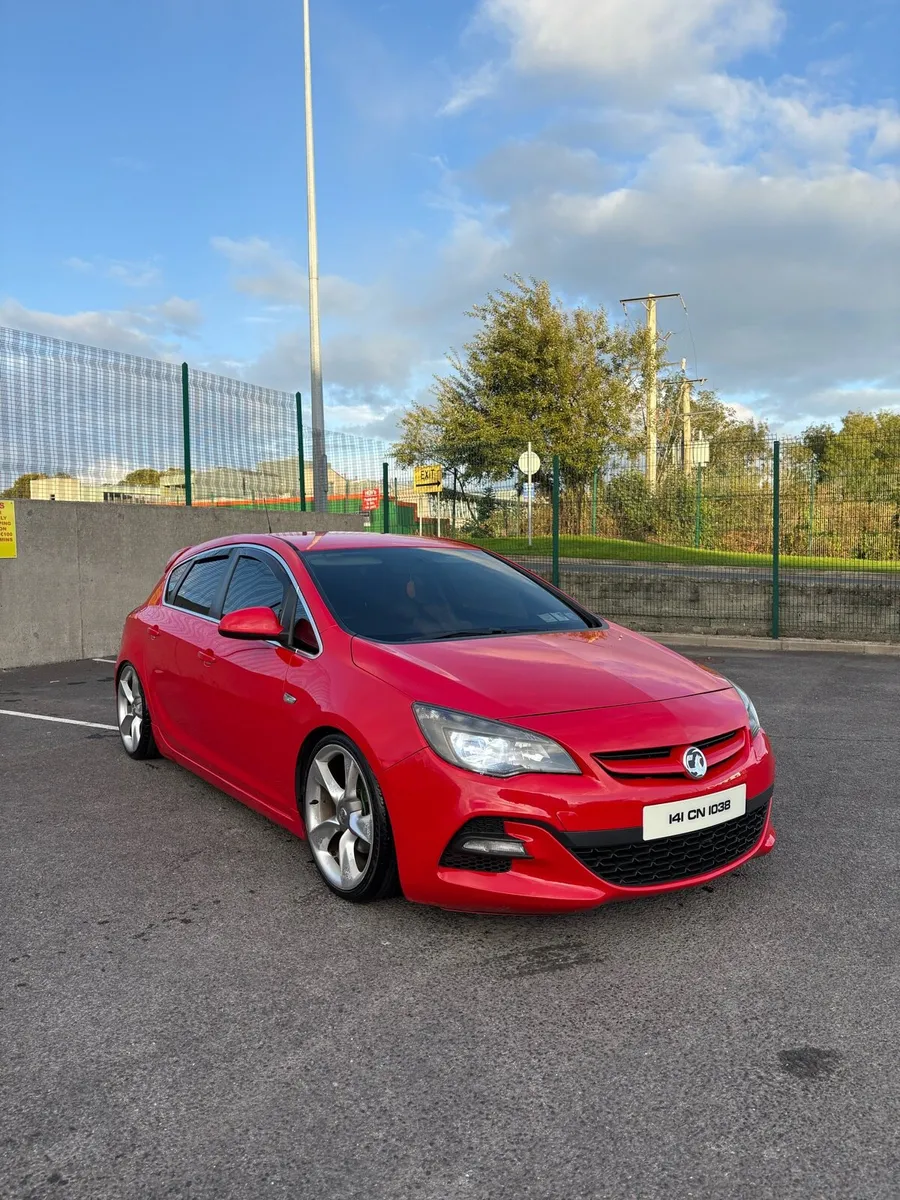 2014 Vauxhall Astra - Image 1