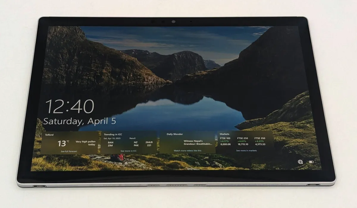 Microsoft Surface Book 2 – i5‑7300U, 8GB RAM, 119G - Image 3