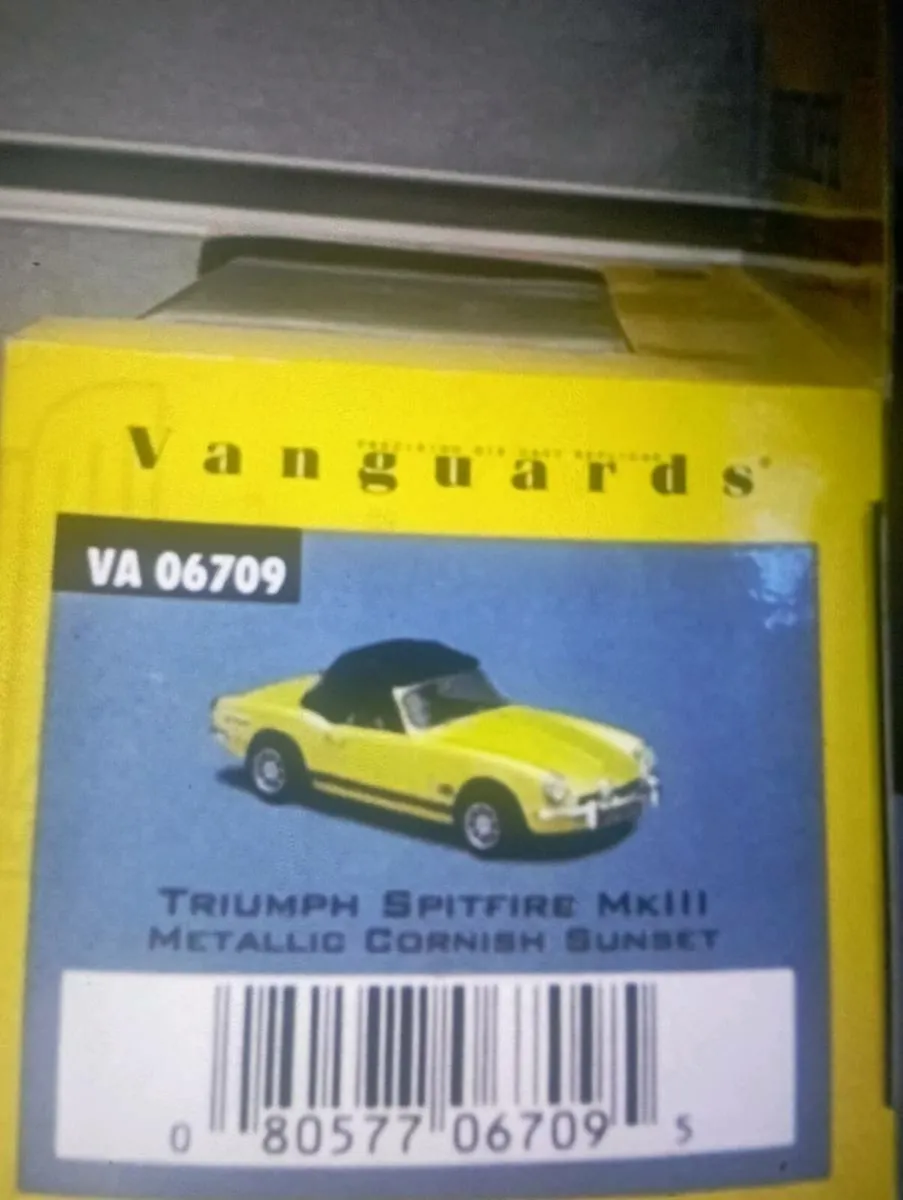 CORGI VANGUARDS  TRIUMPH SPIT FIRE MK 111 MODLE' - Image 2
