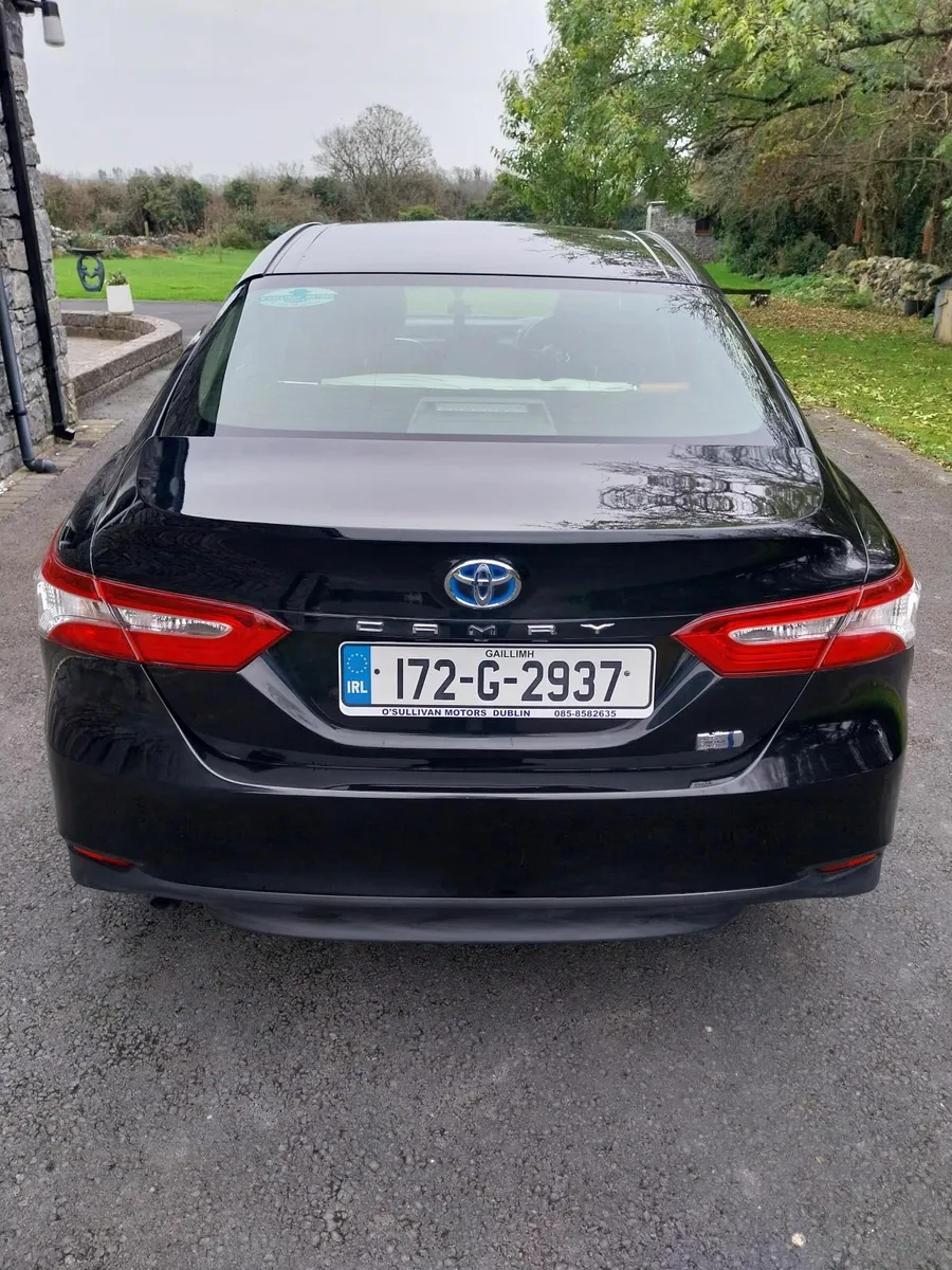 Toyota Camry Hybrid 2017 - Image 1