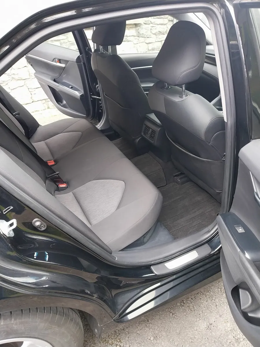 Toyota Camry Hybrid 2017 - Image 4