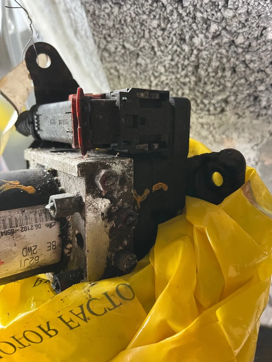 Suzuki swift Car part - Image 3