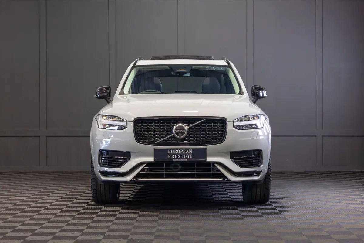 242 Volvo XC90 Plus T8 Recharge Dark Theme 7 Seat - Image 2