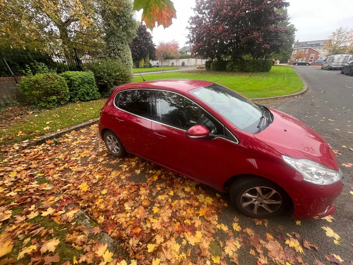 Peugeot 208 2014 - Image 1