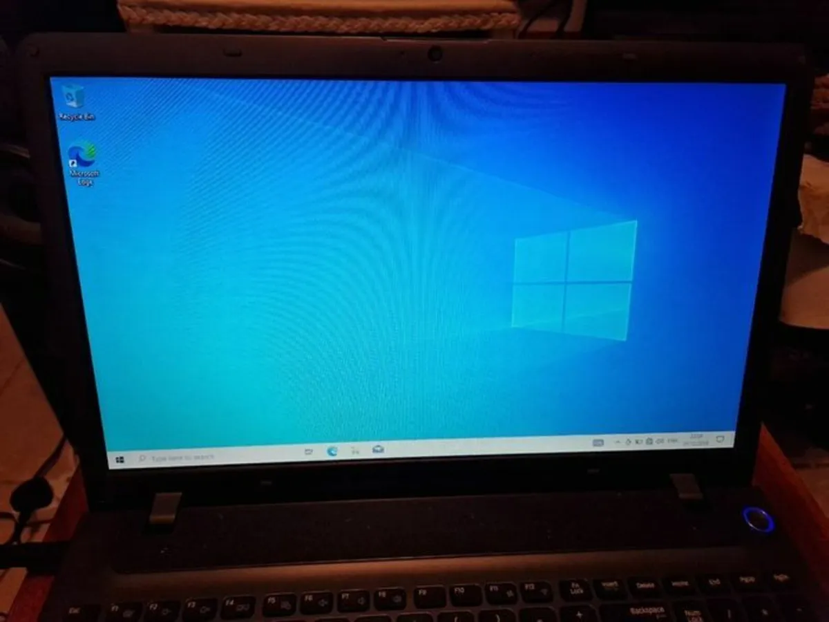 Samsung Notebook Laptop, 750GB HDD, 6GB RAM - Image 1