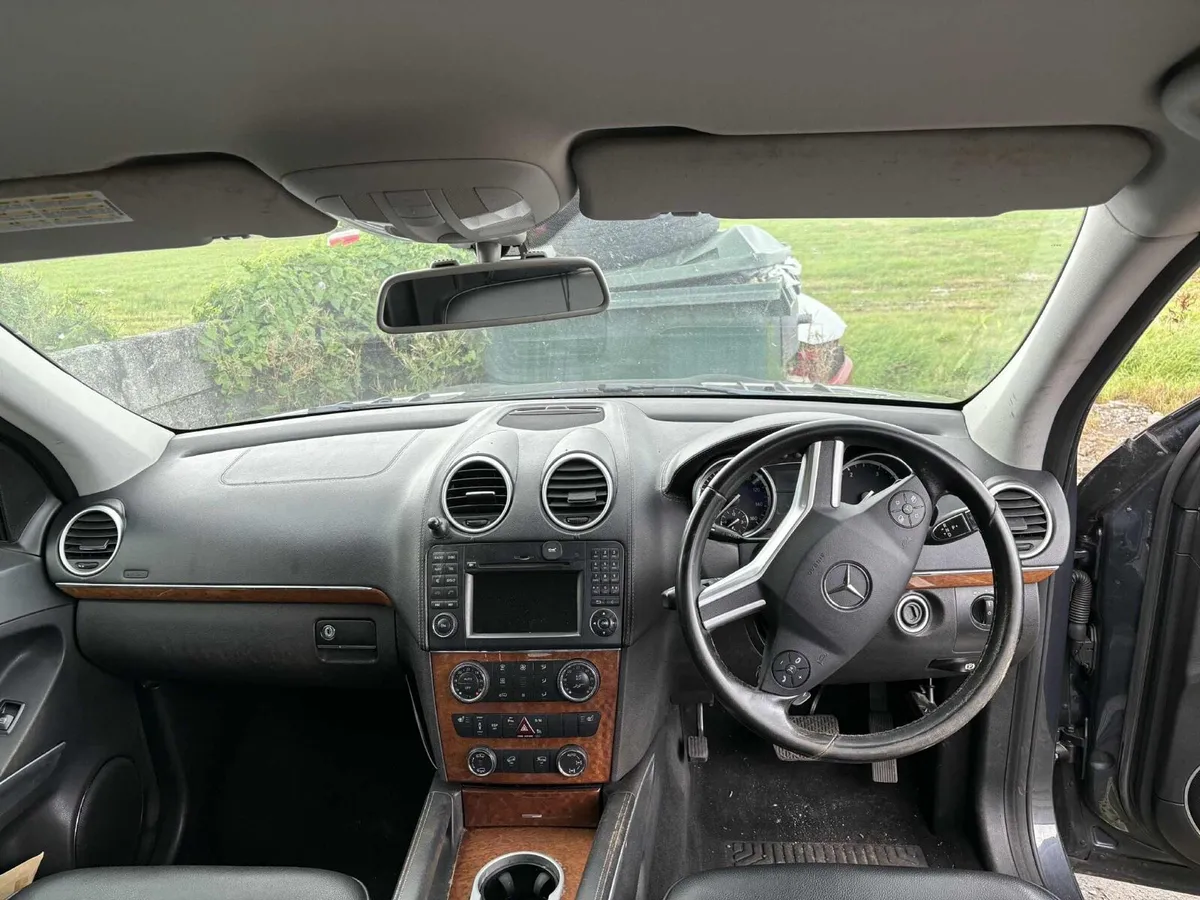 Mercedes 350GL 2011 diesel - Image 2