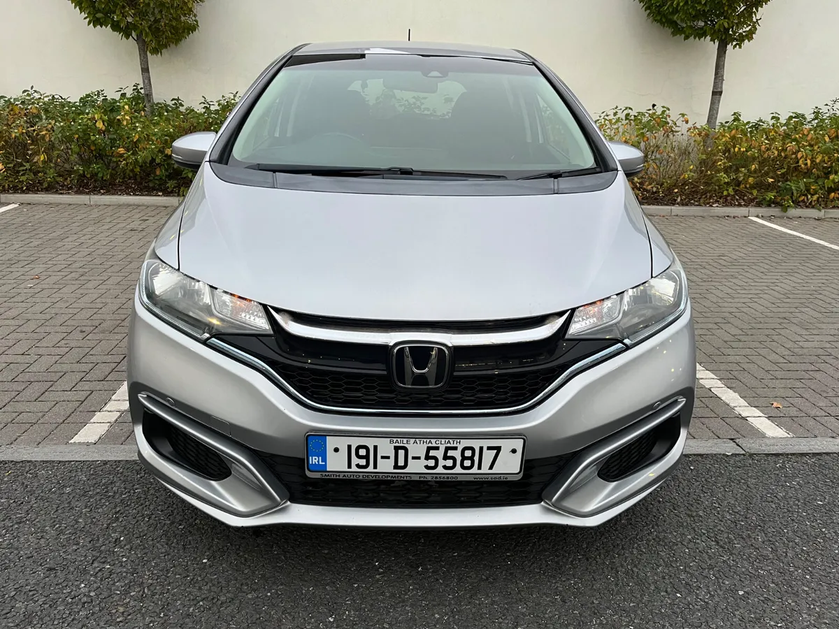 Honda Fit 2019 HYBRID, AUTOMATIC, LIKE NEW - Image 3