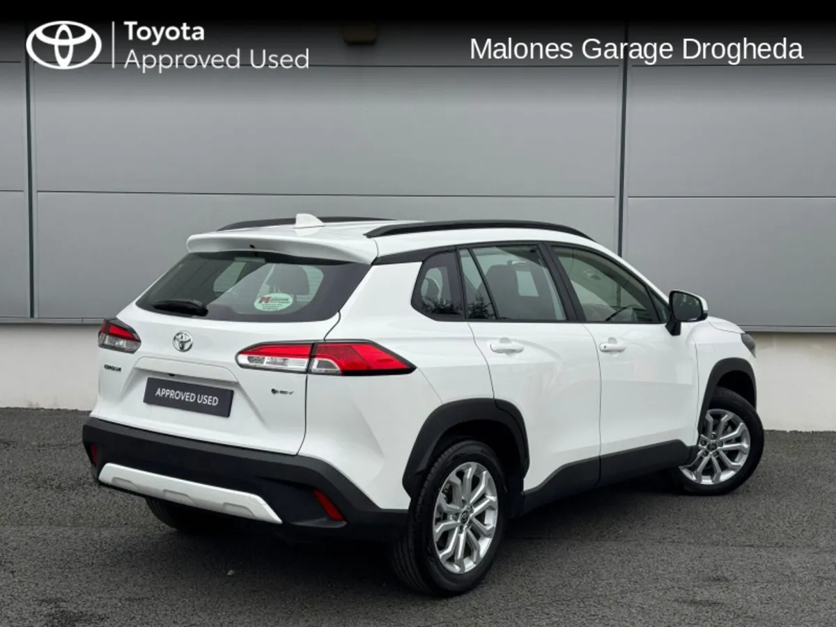 Toyota Corolla Cross 1.8 Hybrid Luna Call Now : 04 - Image 2