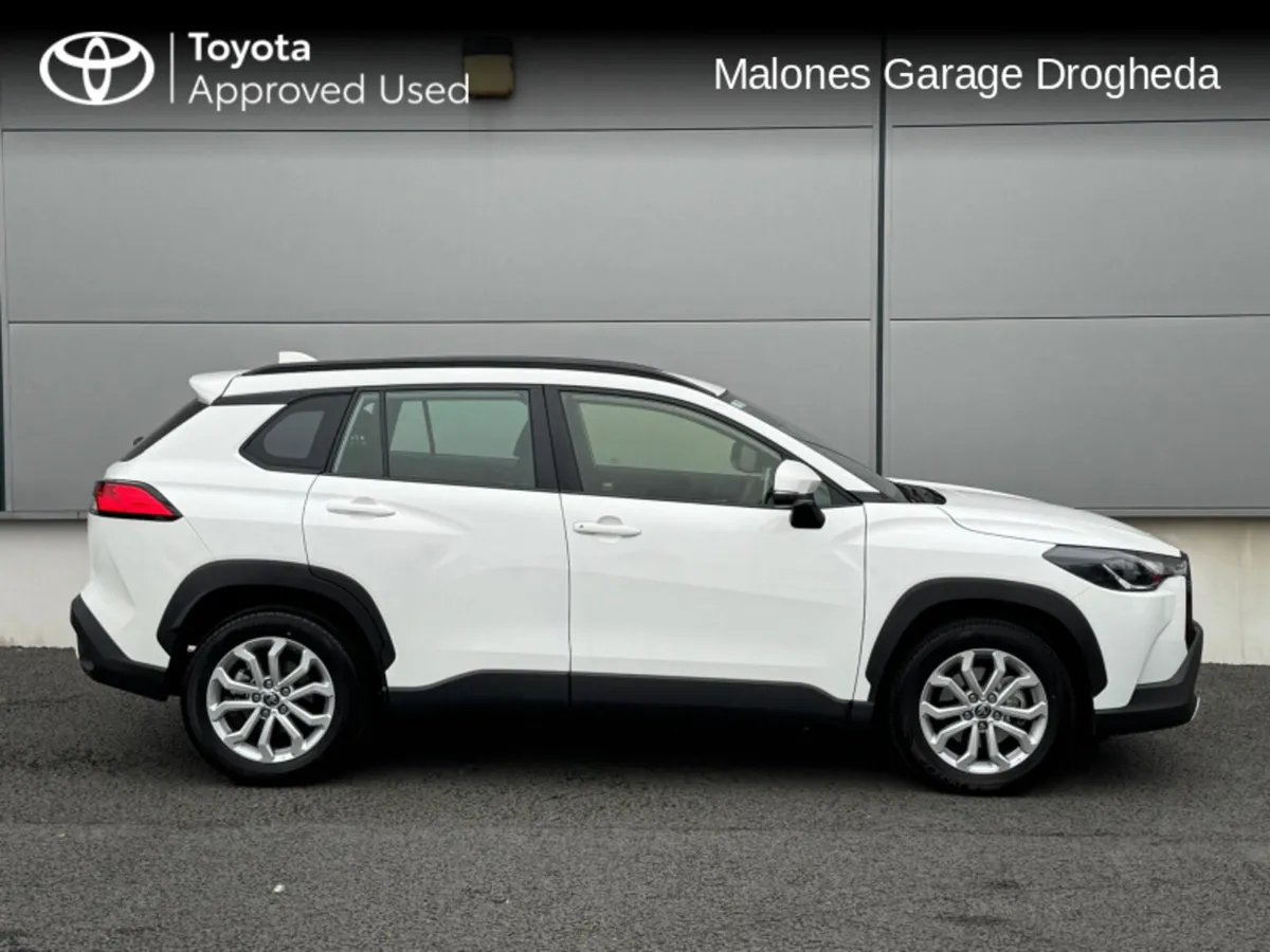 Toyota Corolla Cross 1.8 Hybrid Luna Call Now : 04 - Image 3