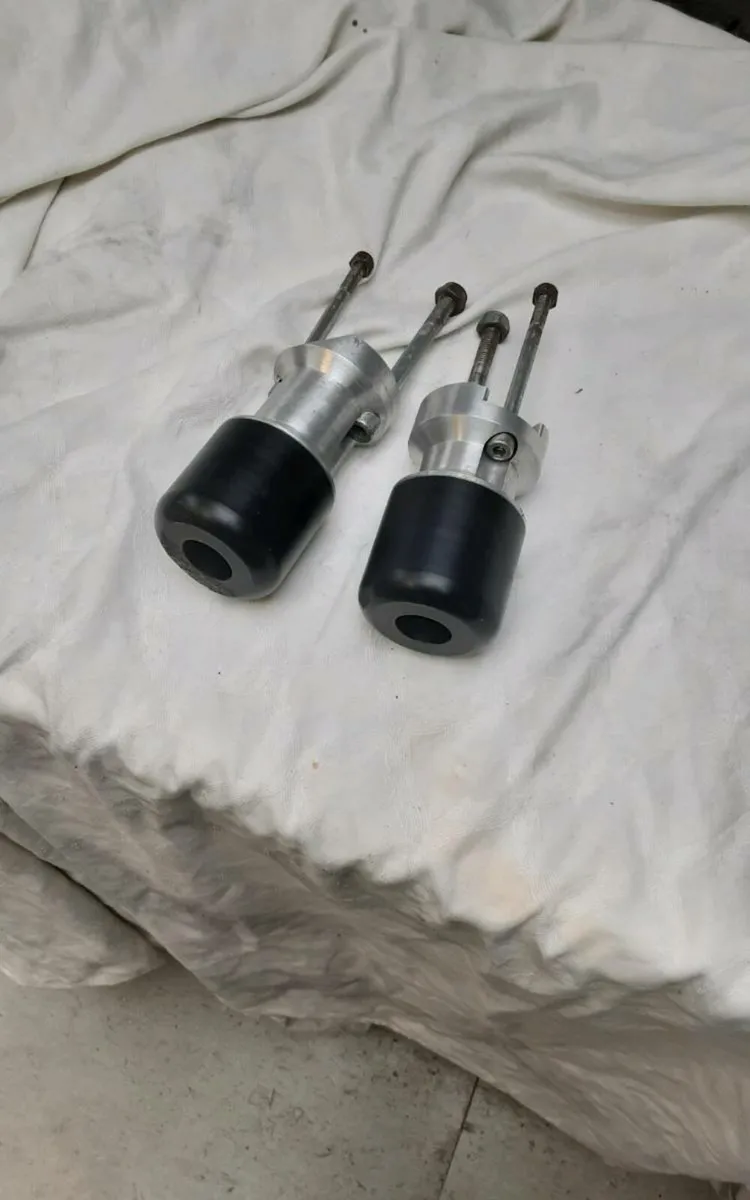 Yamaha fazer 600 frame sliders. - Image 2