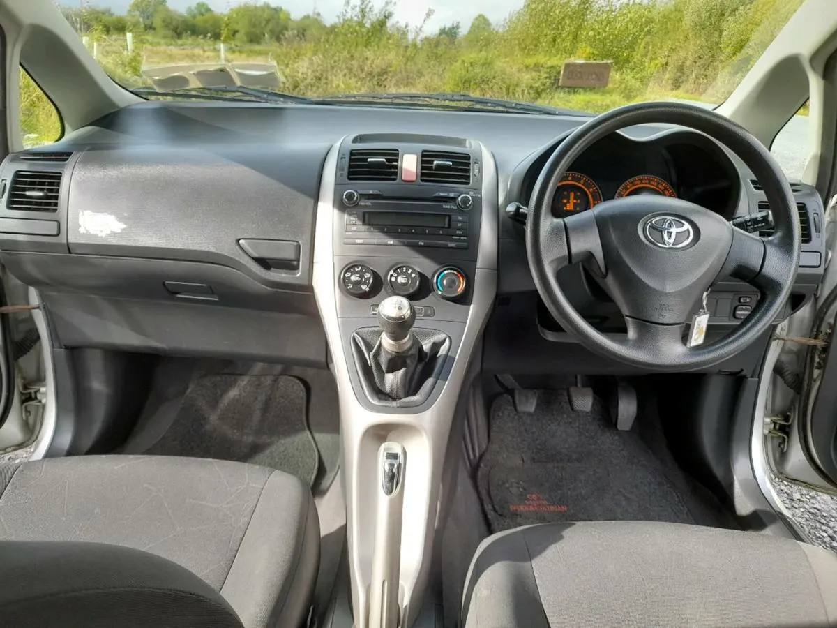 TOYOTA AURIS 1.4 PETROL 1 OWNER IRISH CAR - Image 3