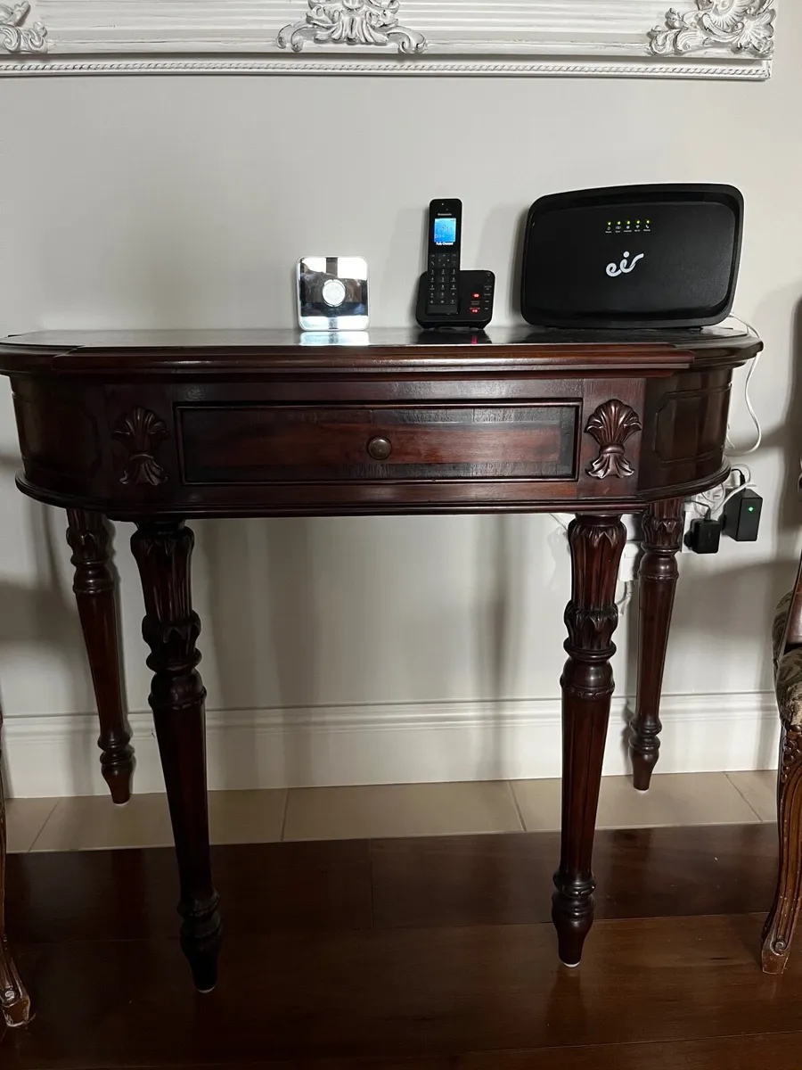 French Fluted Console Table - Image 1