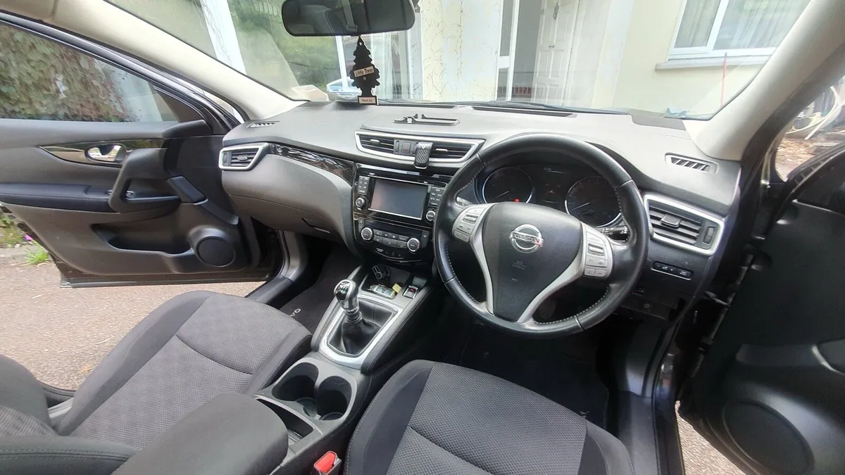2017 Nissan Qashqai Full new NCT Jan 2027 - Image 4