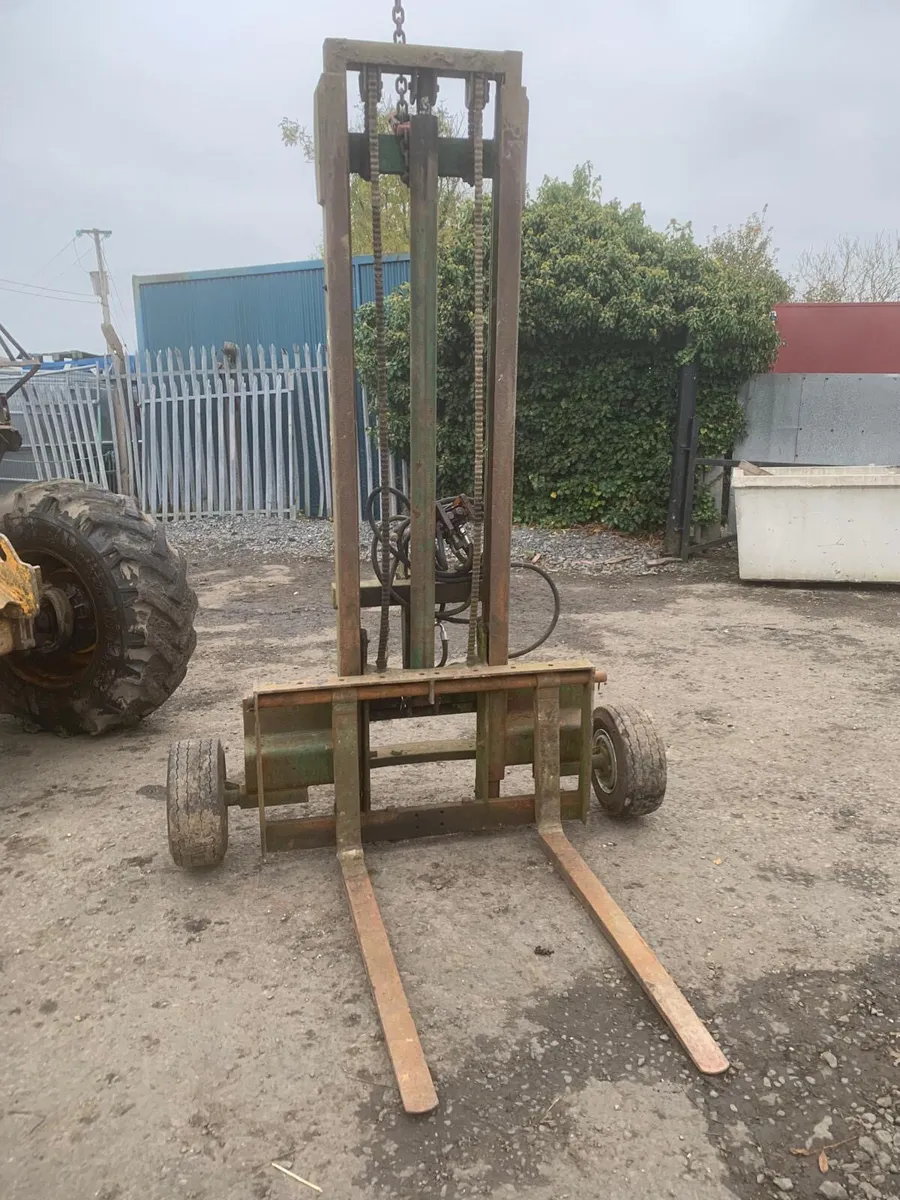 Frazer forklift mast - Image 1