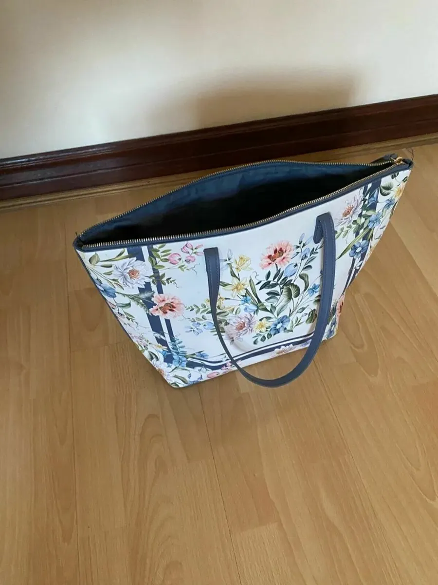 Beautiful Tote Shoulder Bag - Image 3