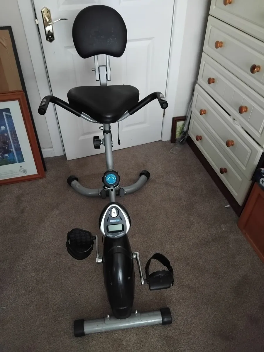 Exercise bike in very good condition, one loose wi - Image 2