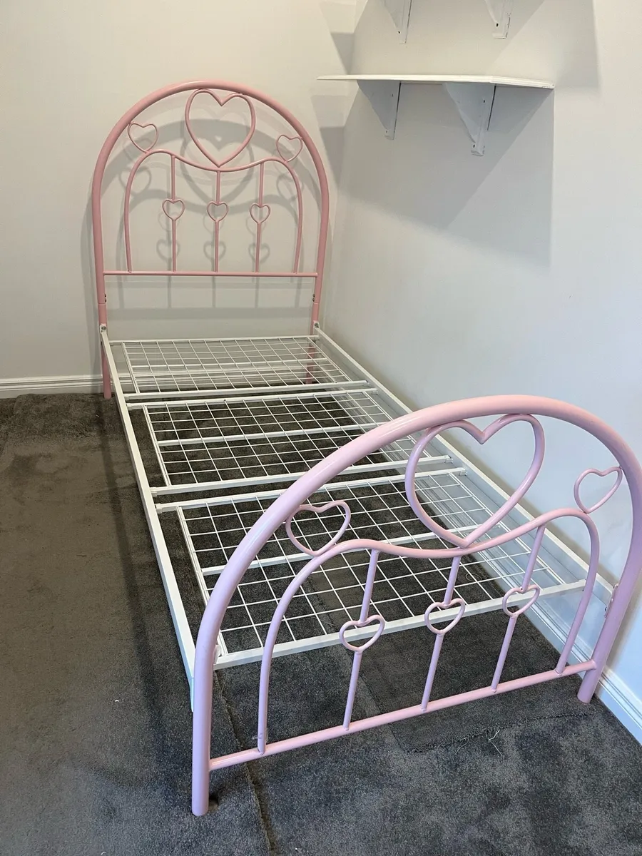 Metal Single bed