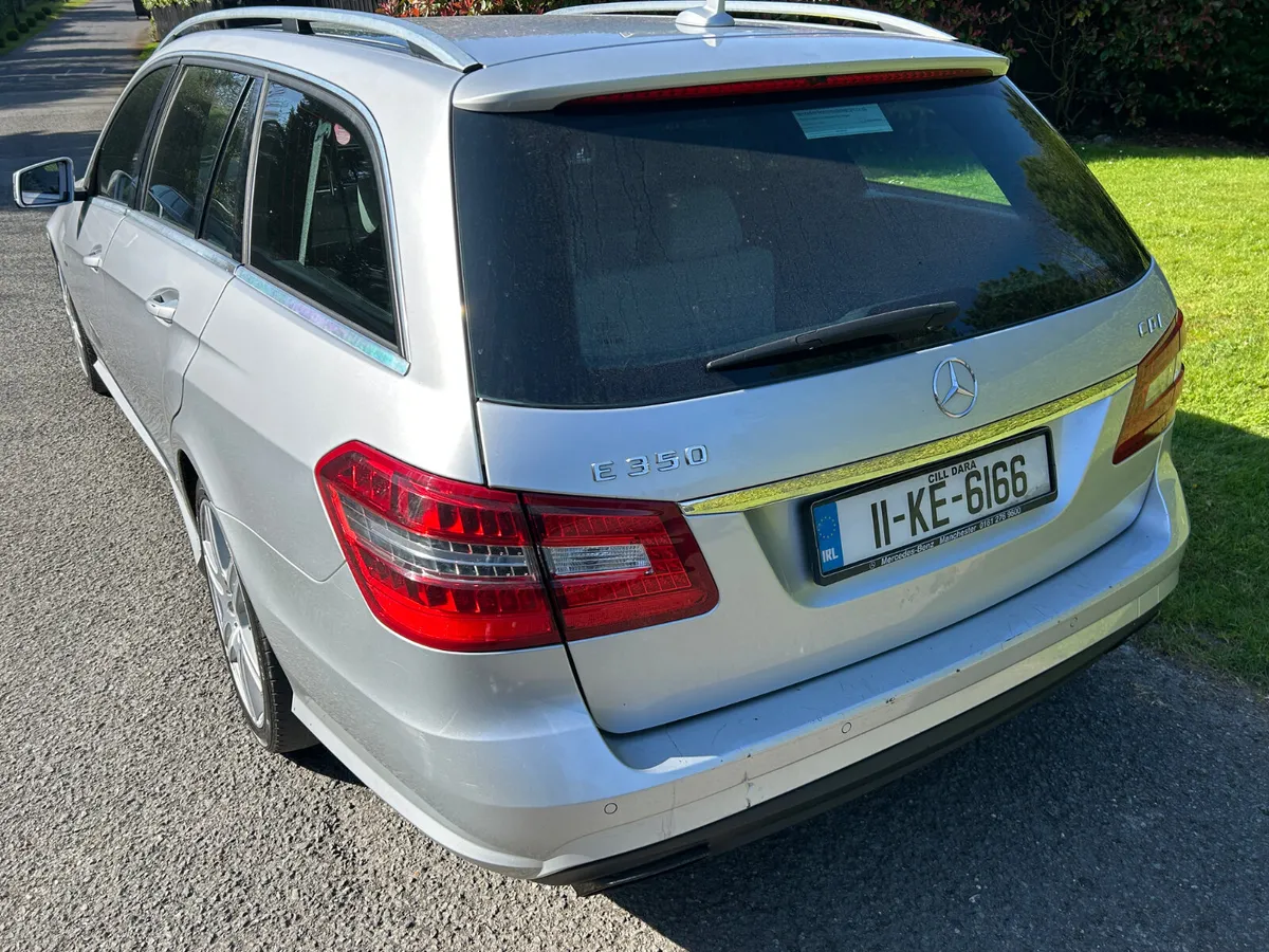 11 Mercedes-Benz  E350CDI Estate 7 Seater - Image 4