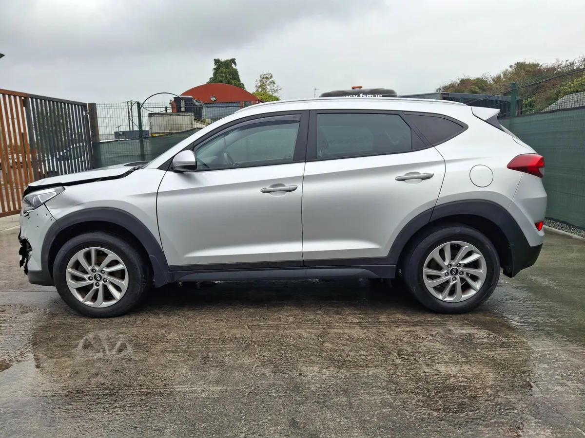 172 Hyundai Tucson 1.7 Diesel - Image 4