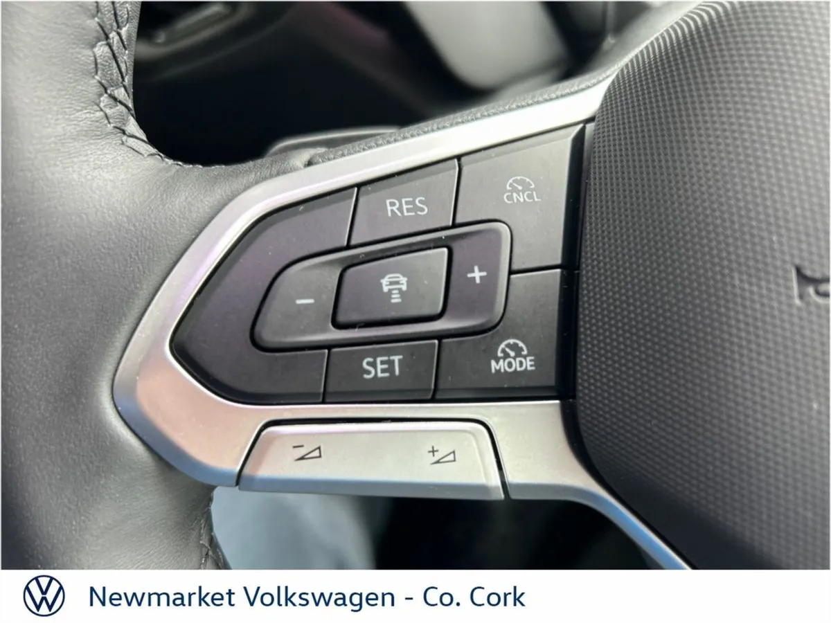 Volkswagen Tiguan 1.5 Petrol Plug IN Hybrid Autom - Image 4