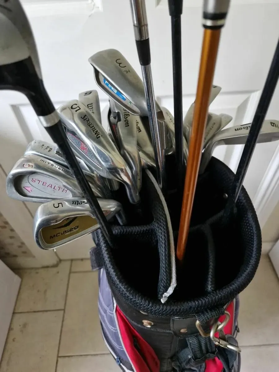 Spalding Golf Bag numerous zipped pockets & Clubs - Image 2