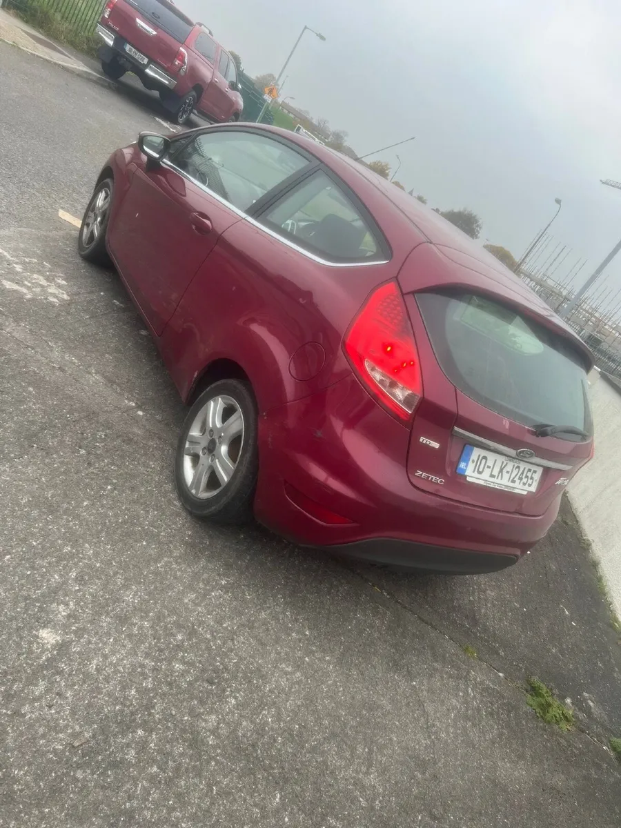 Ford Fiesta 2010 - Image 4