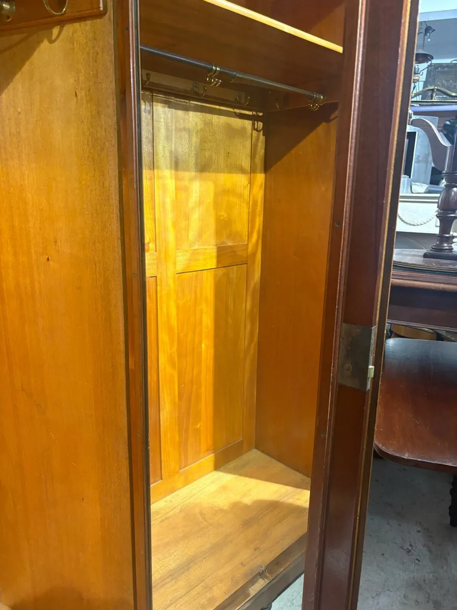 French wardrobe - Image 3
