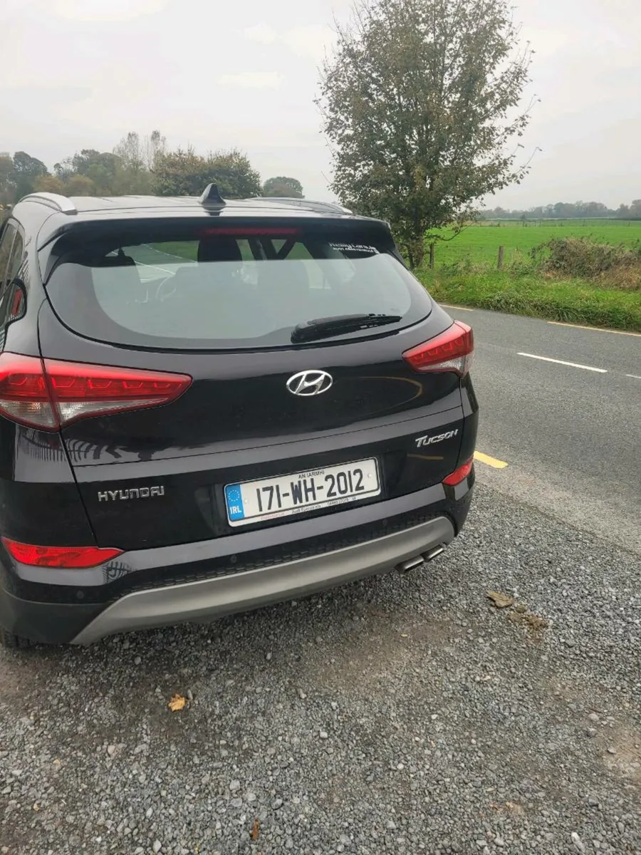 17 hyundai tucson - Image 3