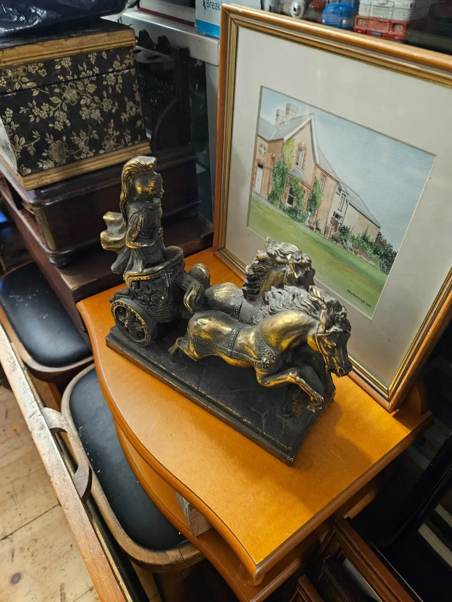 Vintage Looking Metal Roman Chariot Rider - Image 1