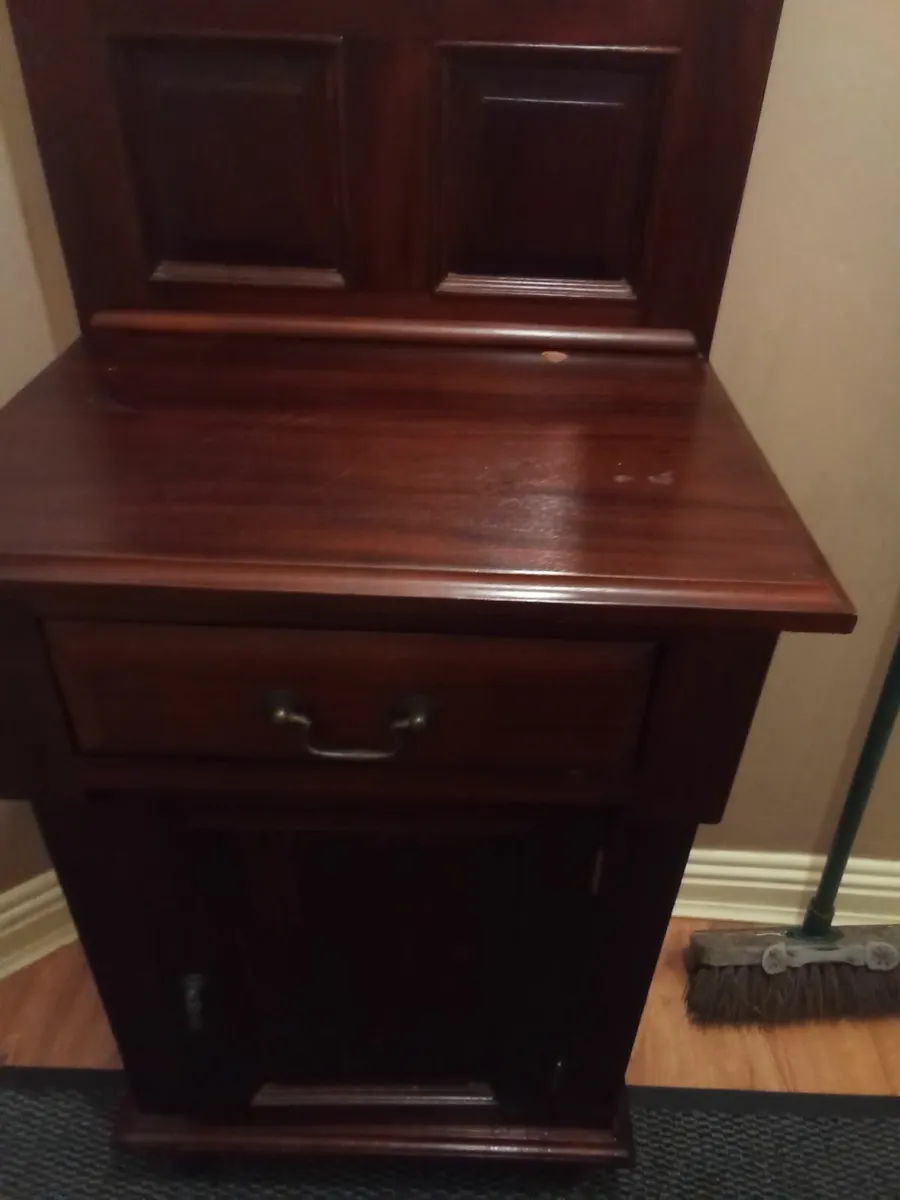 Cabinet - Image 1
