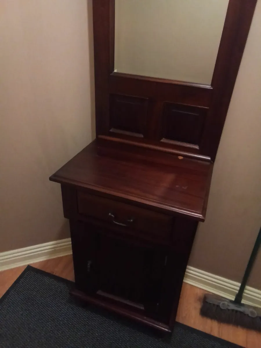 Cabinet - Image 3