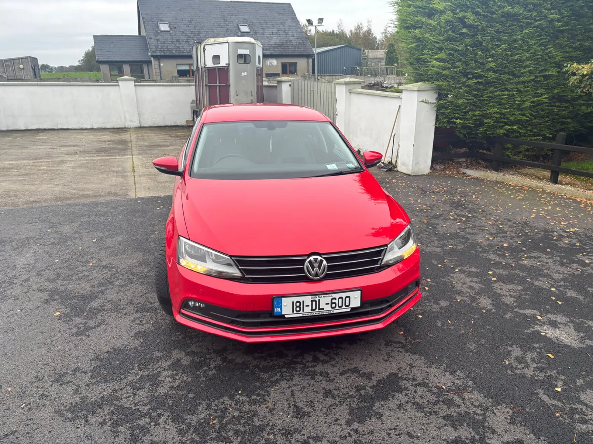 Volkswagen Jetta 2018 - Image 2