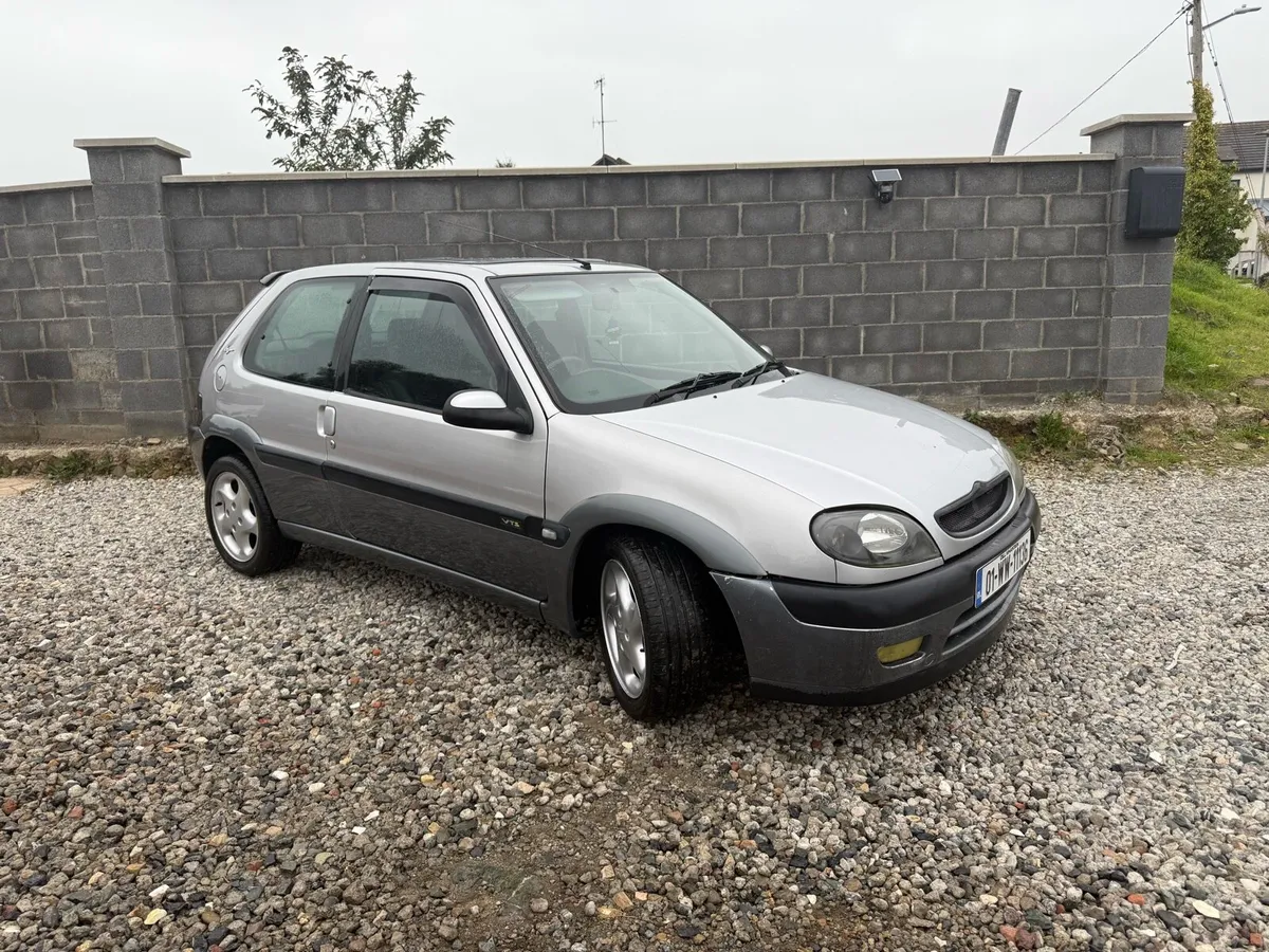 Citroen Saxo VTS 2001 – Rare Two-Tone Silver - Image 1