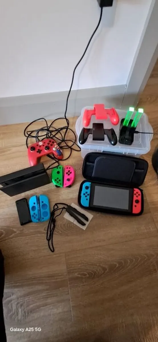 Nintendo Switch bundle - Image 2