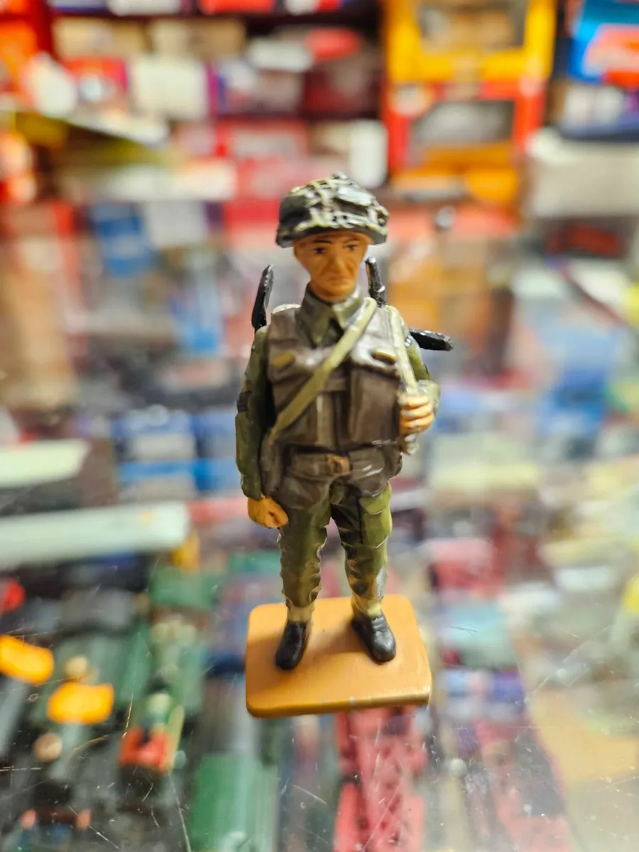 Britain's Del Prado Canadian WW2 Soldier - Image 1