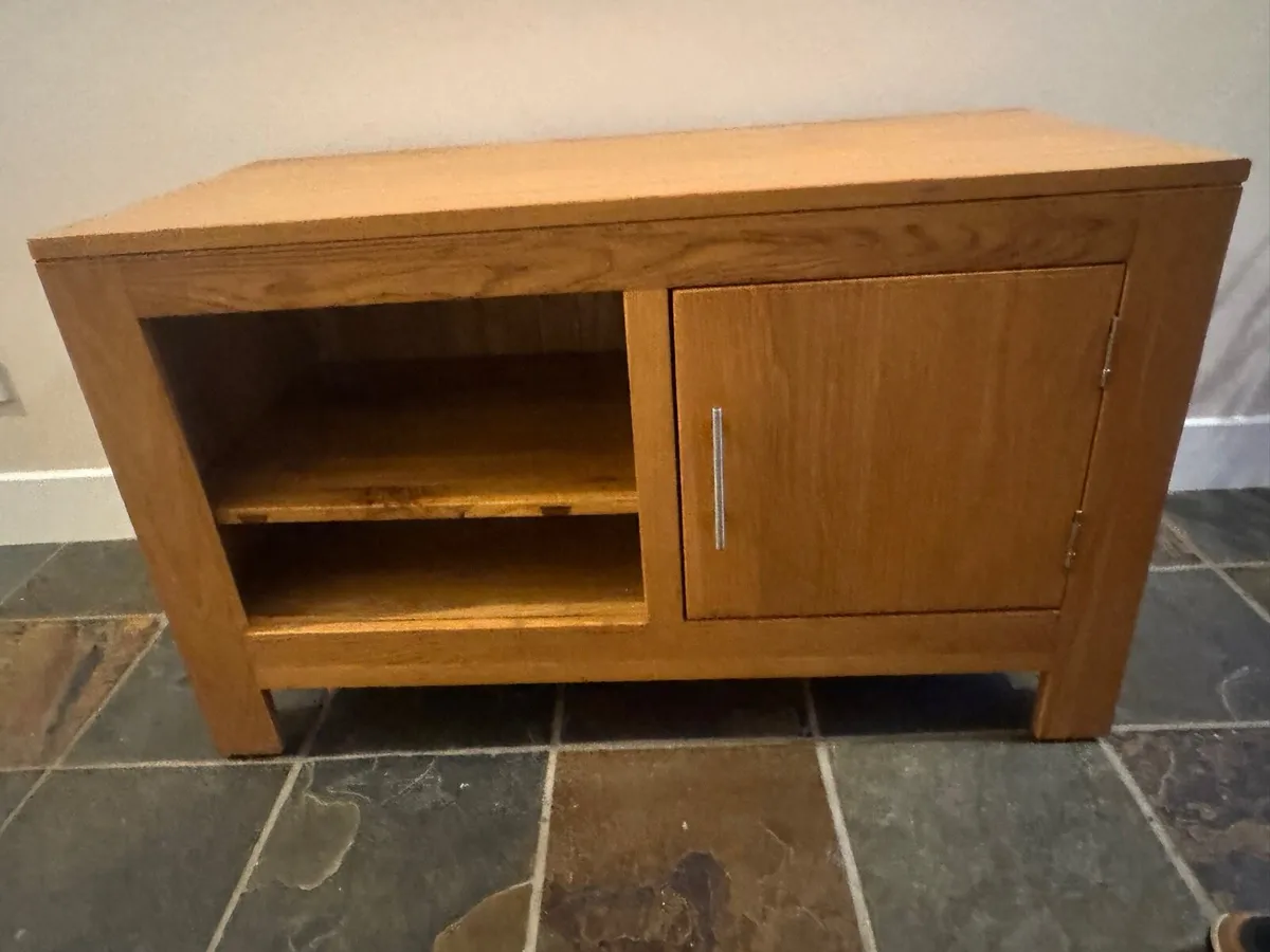 Solid Oak TV stand - Image 1