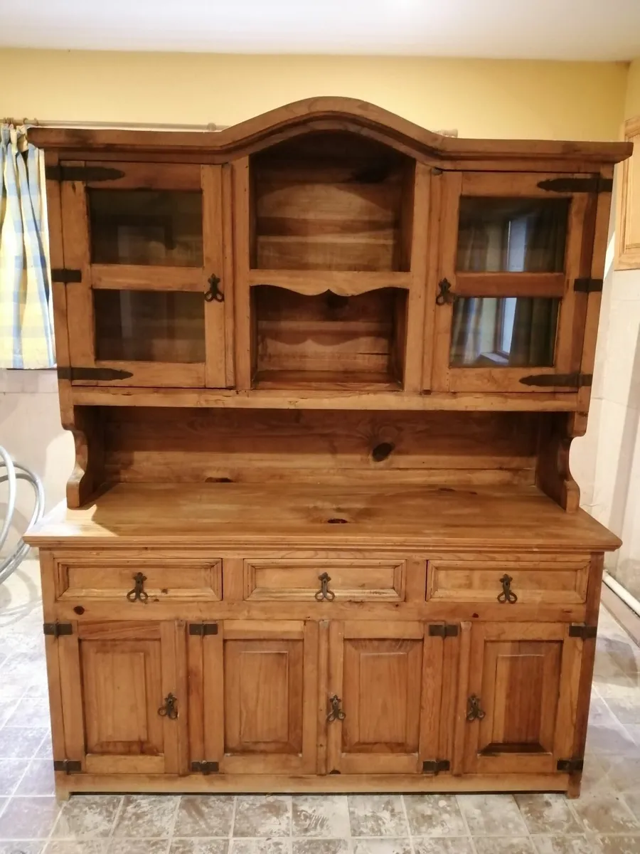 Dresser - Image 1