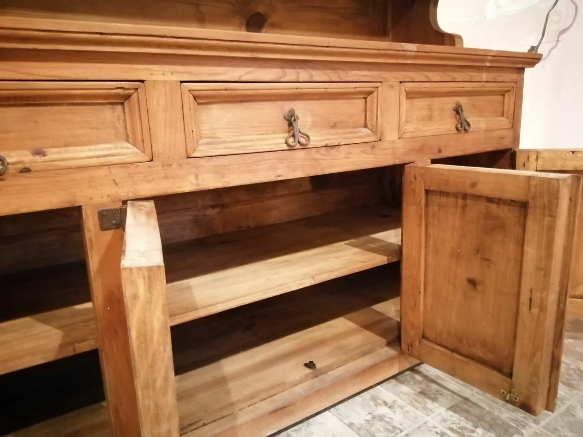 Dresser - Image 2