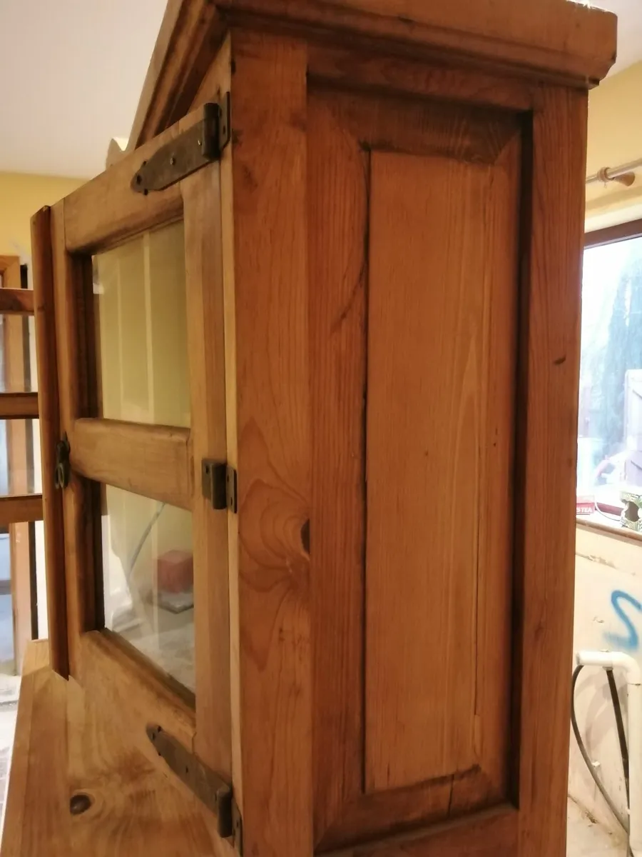 Dresser - Image 4