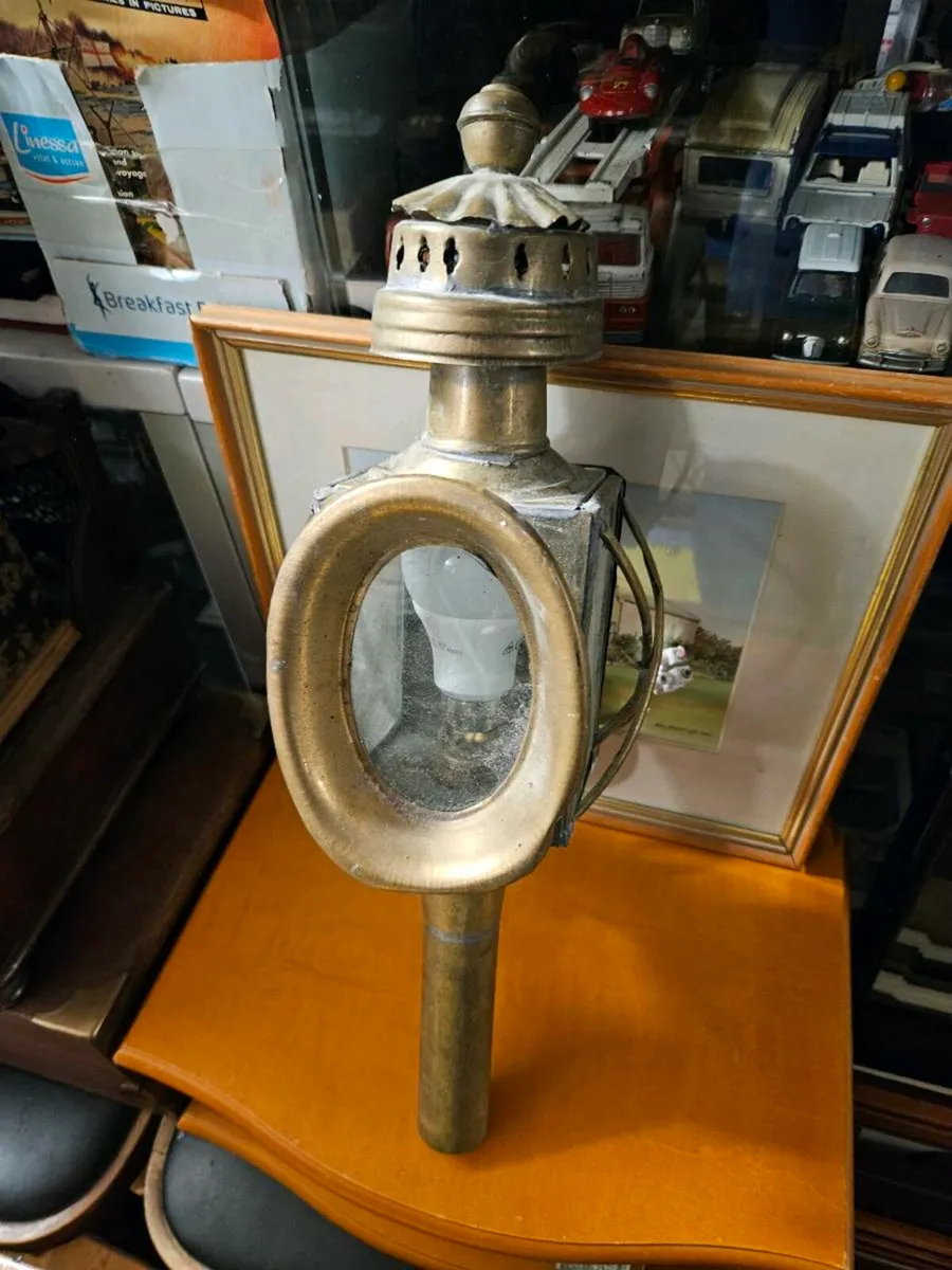 Vintage Brass Carraige Outdoor Light - Image 1