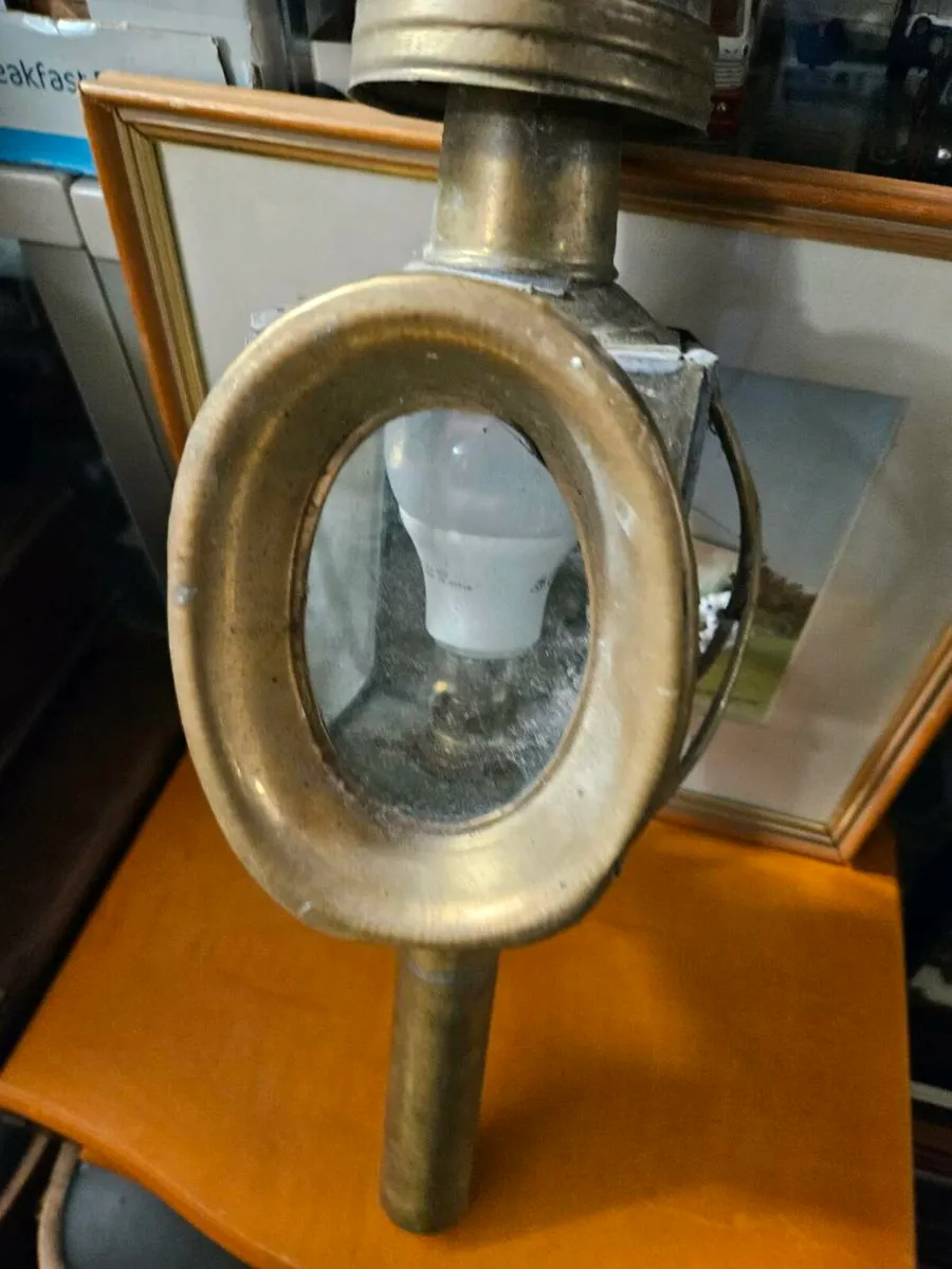 Vintage Brass Carraige Outdoor Light - Image 2