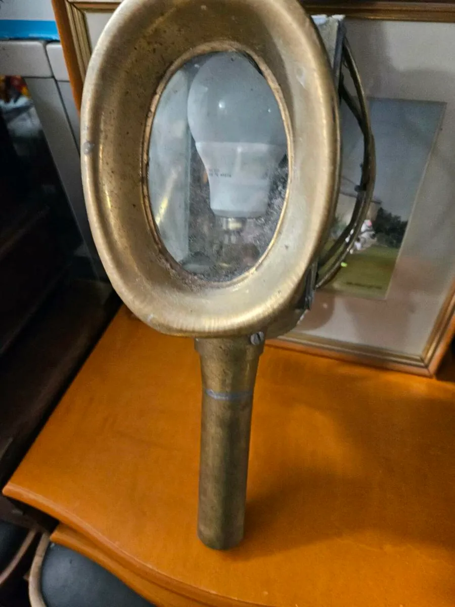 Vintage Brass Carraige Outdoor Light - Image 3