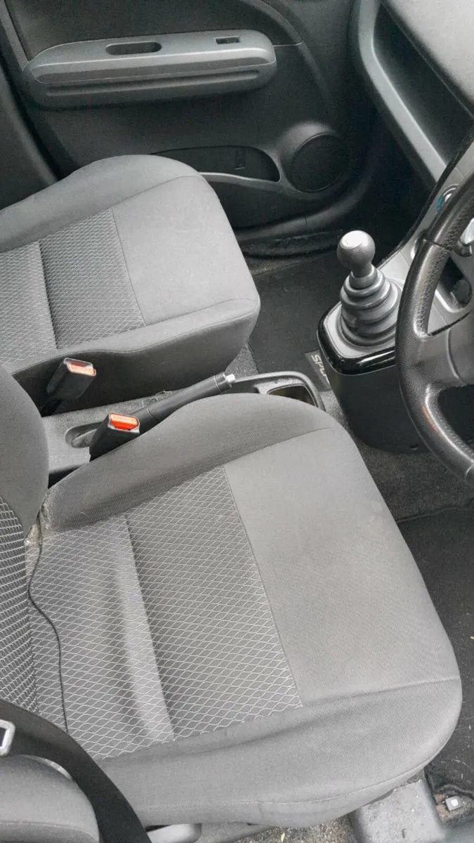 Suzuki splash 2013 low mileage - Image 3