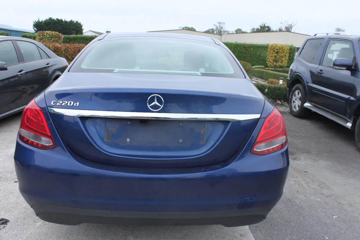 Mercedes-Benz C220D SE, 2018 (Damaged) - Image 2
