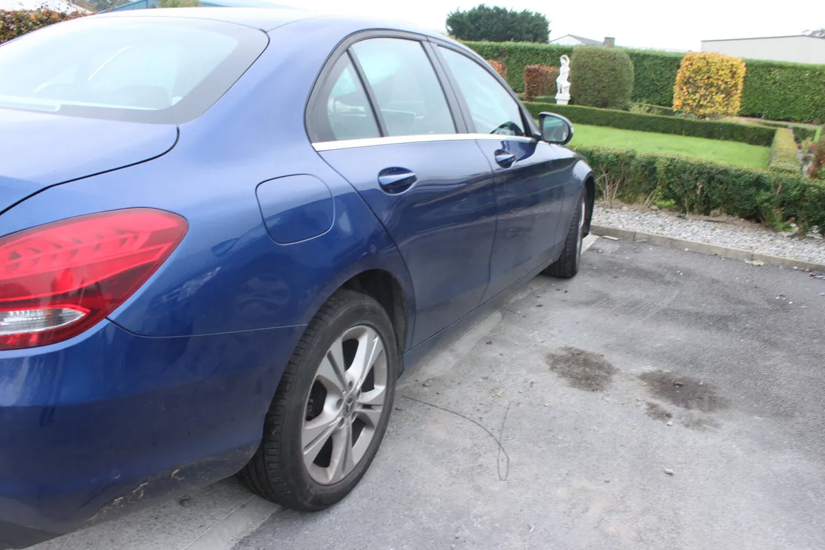 Mercedes-Benz C220D SE, 2018 (Damaged) - Image 3