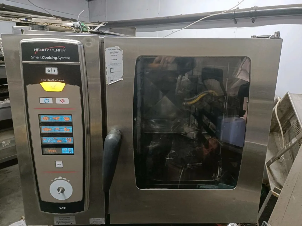 Combi oven - Image 1
